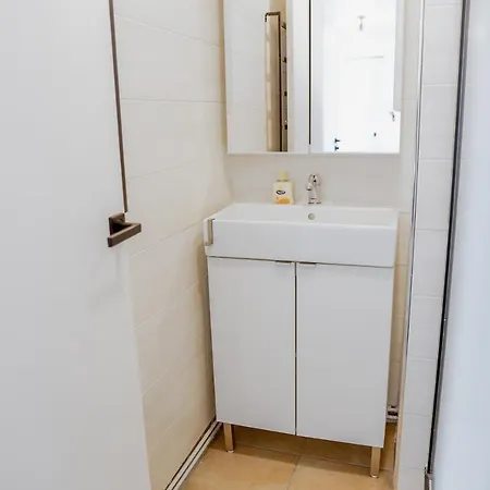Kailhenn: Joli T3 Cosy, Bien Equipe, Proche Tram Брест